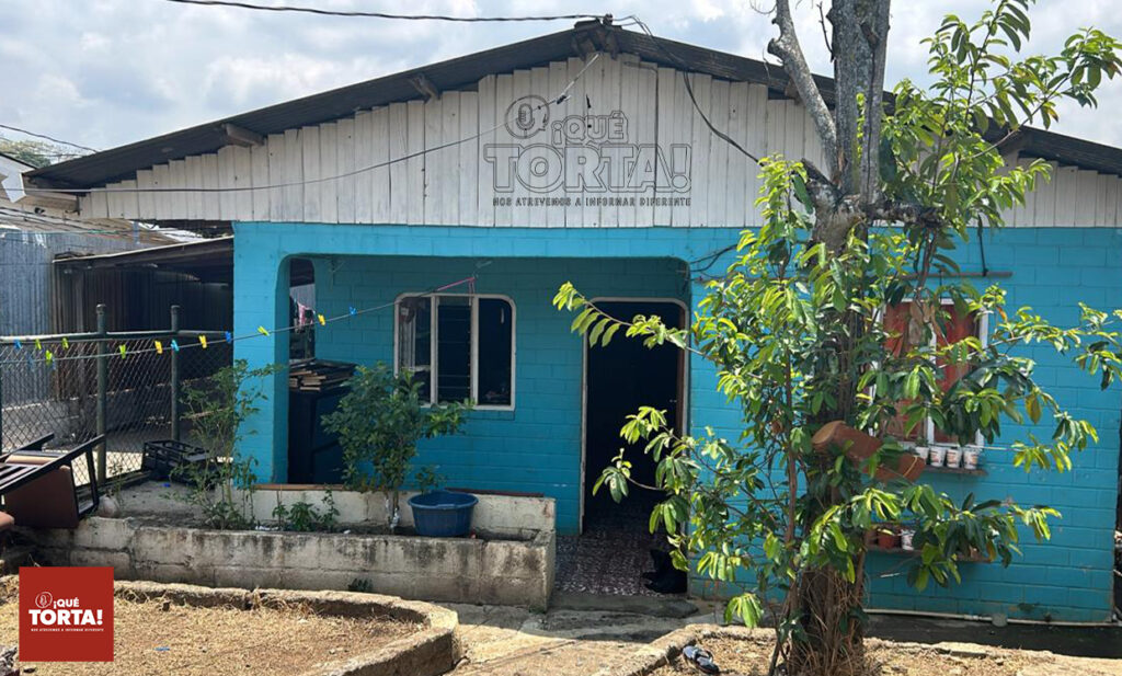 El nicaragüense se desangró en la sala de la casa y falleció. Foto: ¡Qué Torta!